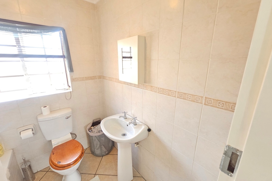 2 Bedroom Property for Sale in Magalieskruin Gauteng