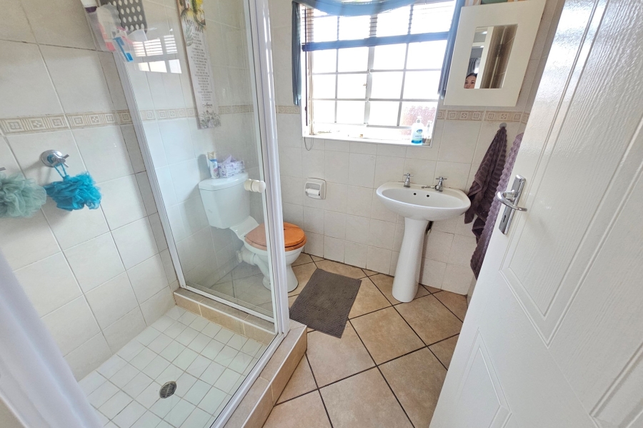 2 Bedroom Property for Sale in Magalieskruin Gauteng