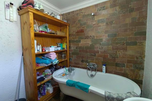 To Let 1 Bedroom Property for Rent in Waverley Gauteng