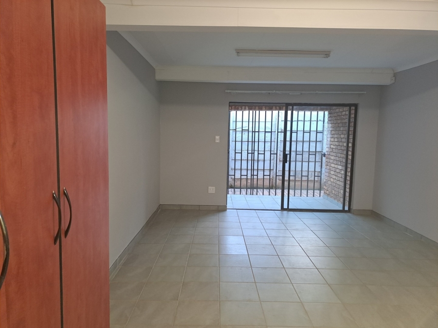 To Let 2 Bedroom Property for Rent in Dalview Gauteng