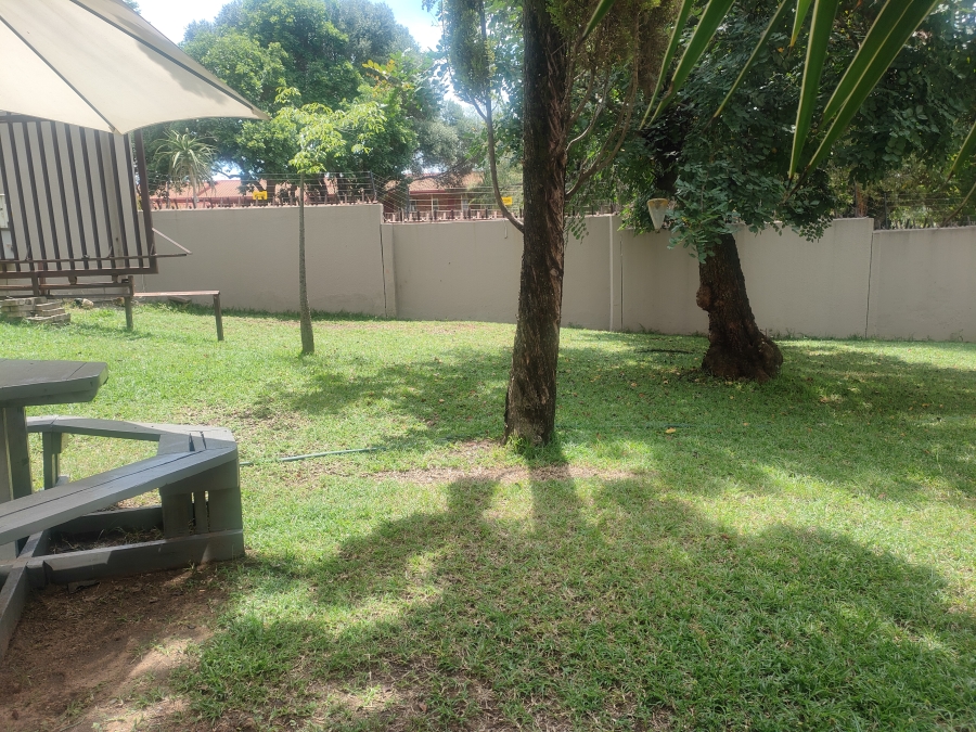 2 Bedroom Property for Sale in La Montagne Gauteng