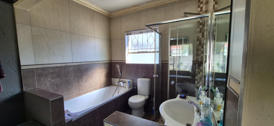 3 Bedroom Property for Sale in Dalview Gauteng