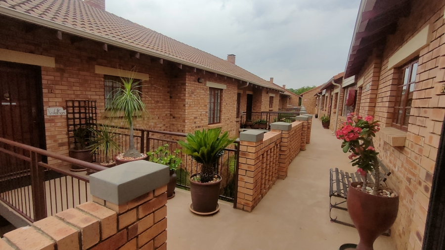 2 Bedroom Property for Sale in Equestria Gauteng