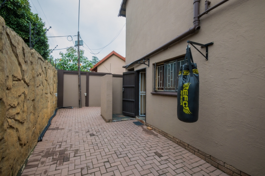 Commercial Property for Sale in Glen Marais Gauteng