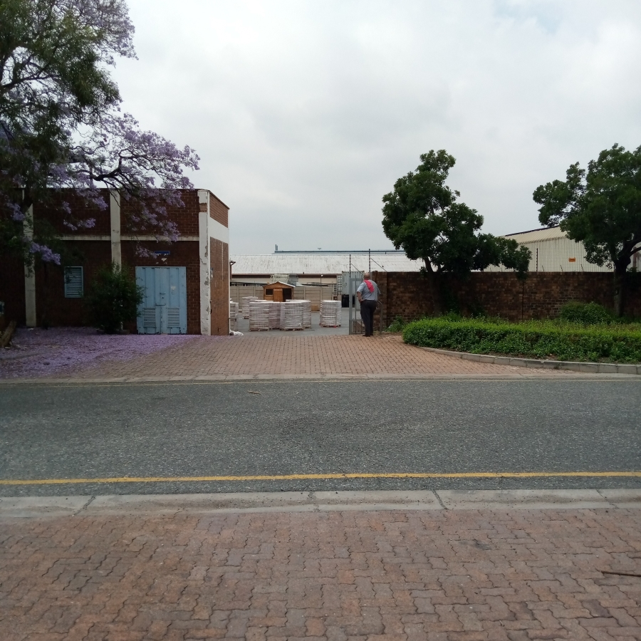 To Let commercial Property for Rent in Benrose Gauteng