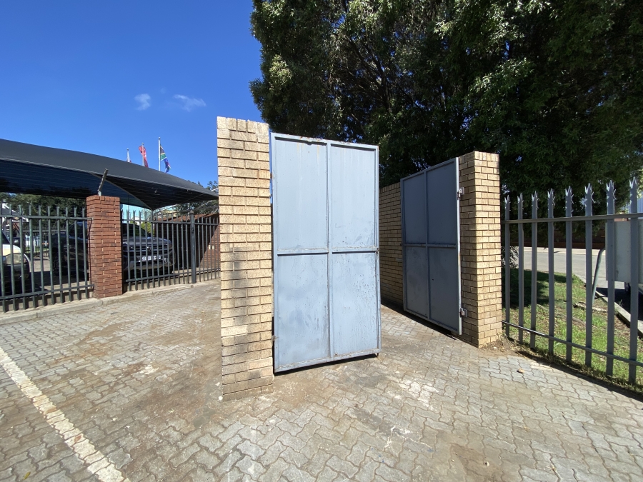 To Let commercial Property for Rent in Spartan Gauteng