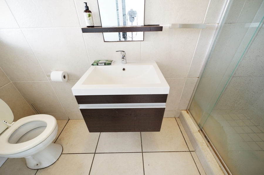 1 Bedroom Property for Sale in Fourways Gauteng