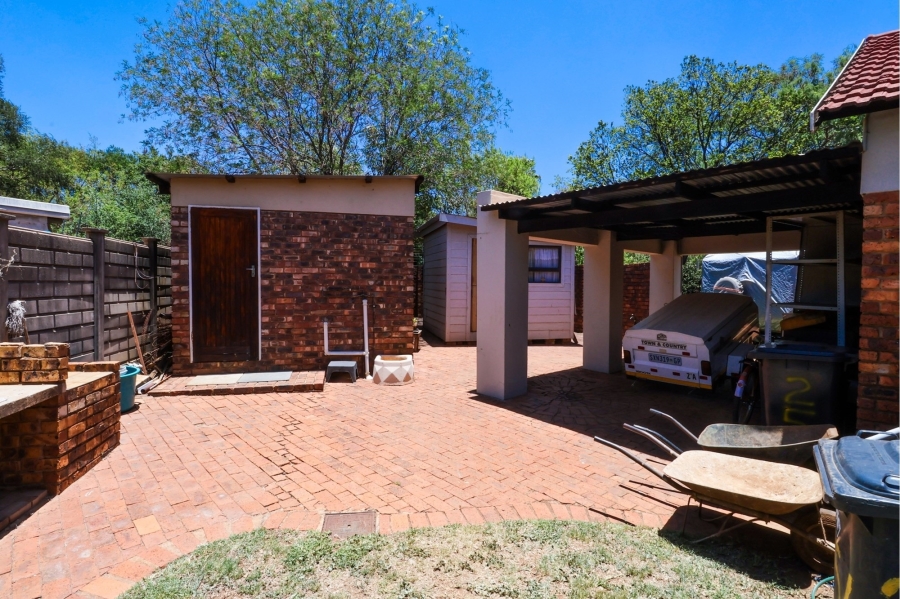 3 Bedroom Property for Sale in Wierda Park Gauteng