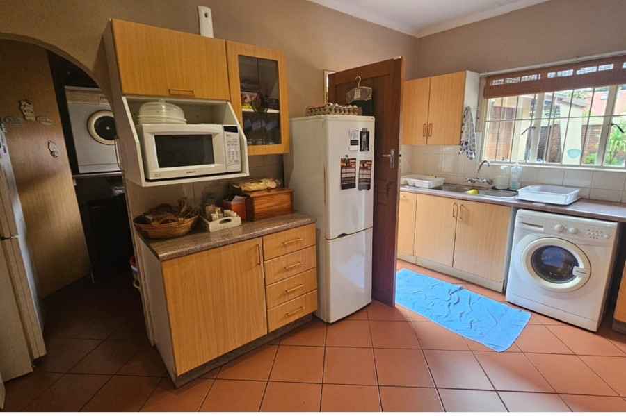 5 Bedroom Property for Sale in Wierda Park Gauteng