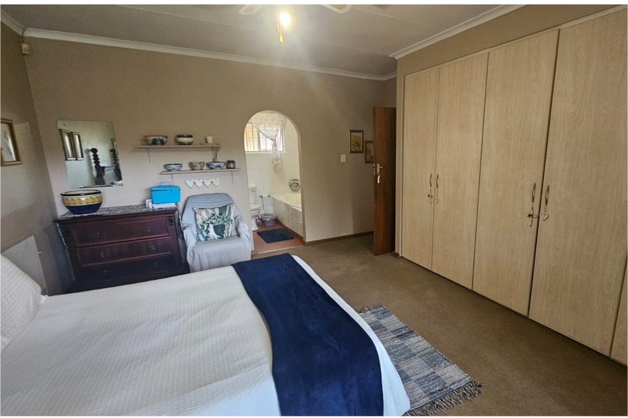 5 Bedroom Property for Sale in Wierda Park Gauteng