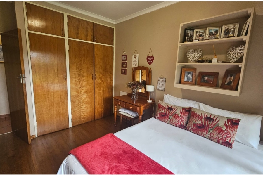 5 Bedroom Property for Sale in Wierda Park Gauteng