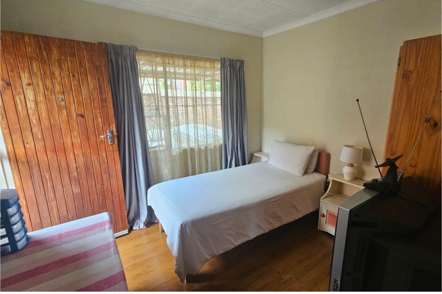 5 Bedroom Property for Sale in Wierda Park Gauteng