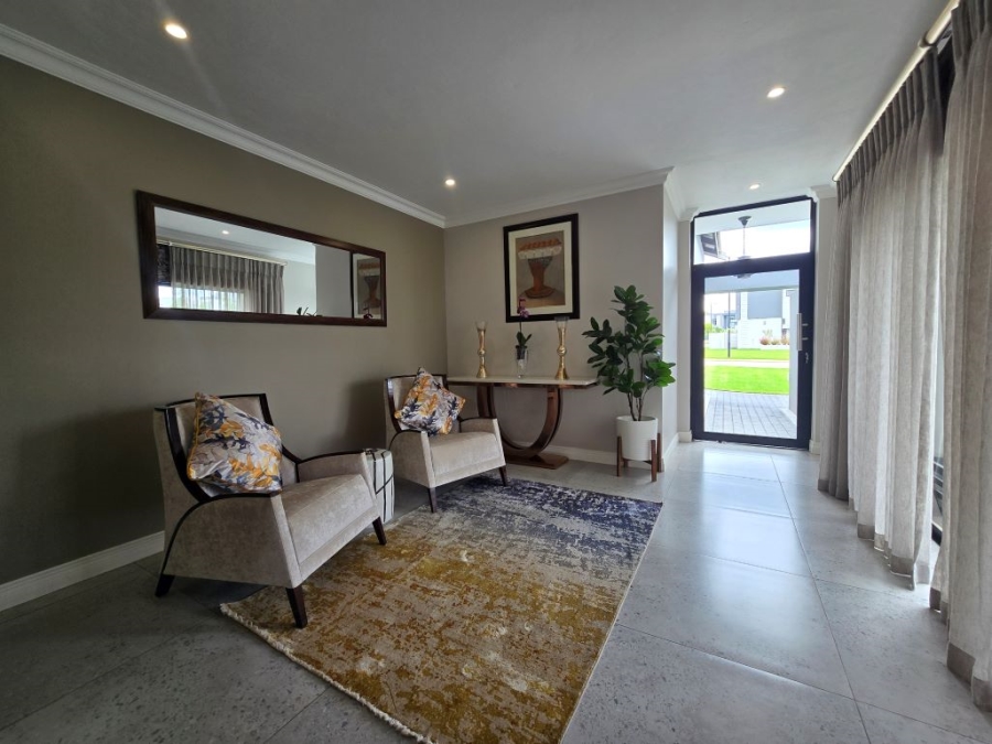 4 Bedroom Property for Sale in Midstream Ridge Gauteng