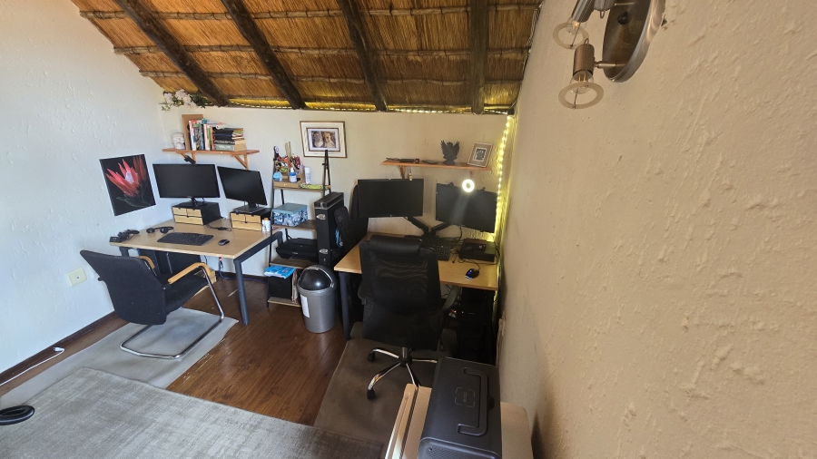 To Let 2 Bedroom Property for Rent in Sunninghill Gauteng