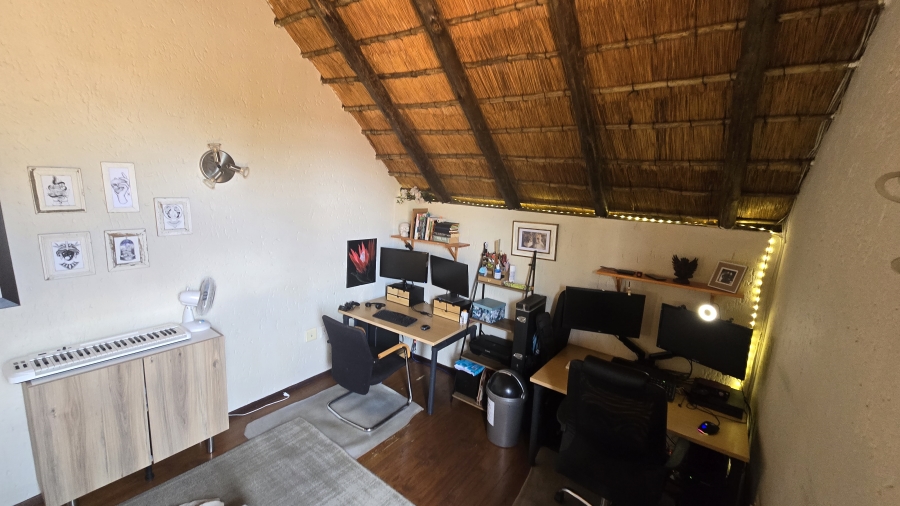 To Let 2 Bedroom Property for Rent in Sunninghill Gauteng