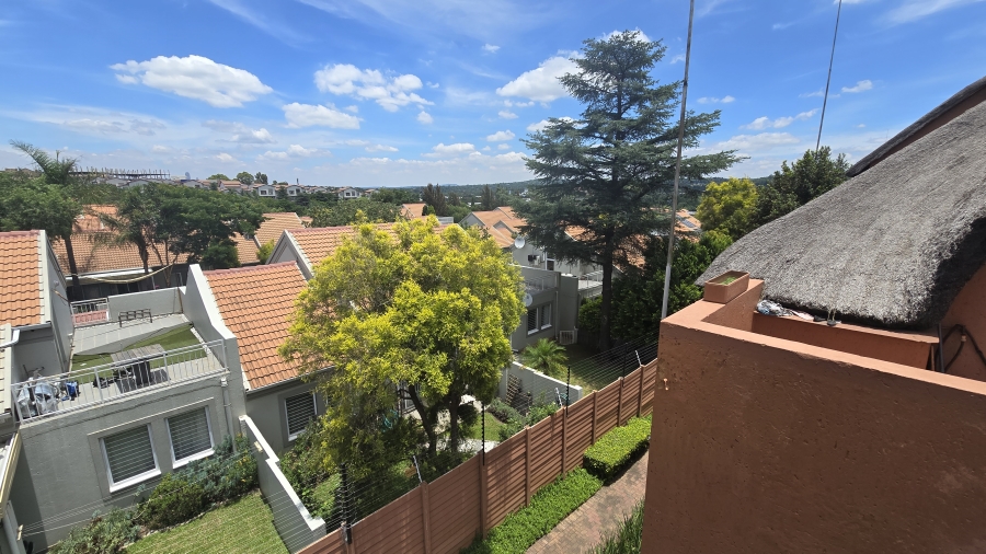 To Let 2 Bedroom Property for Rent in Sunninghill Gauteng