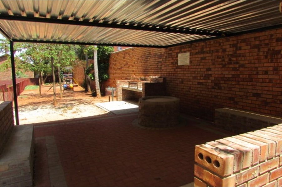 2 Bedroom Property for Sale in Wonderboom South Gauteng