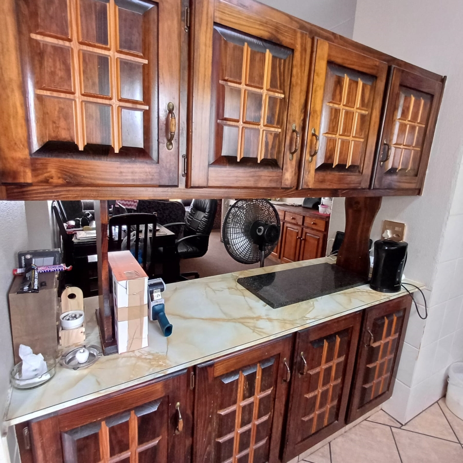 To Let 2 Bedroom Property for Rent in Golf Park Gauteng