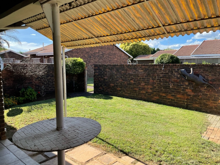 To Let 2 Bedroom Property for Rent in Duncanville Gauteng