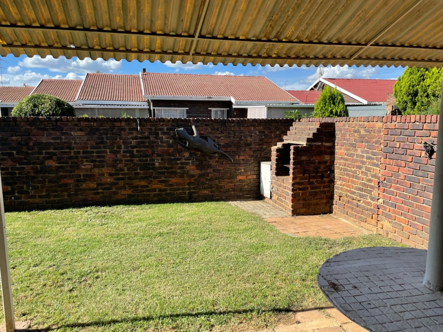 To Let 2 Bedroom Property for Rent in Duncanville Gauteng