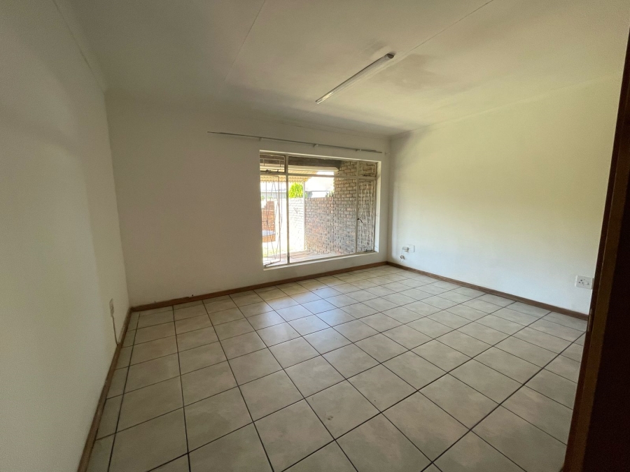 To Let 2 Bedroom Property for Rent in Duncanville Gauteng