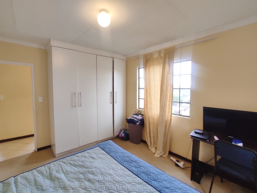 5 Bedroom Property for Sale in Cosmo City Gauteng