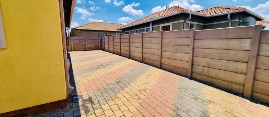 3 Bedroom Property for Sale in Albertsdal Gauteng