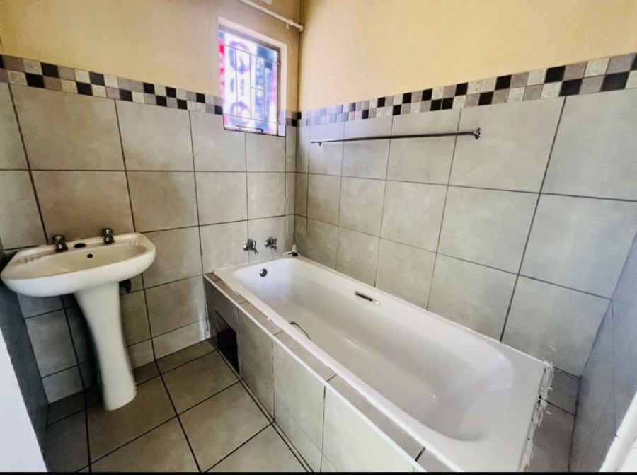 3 Bedroom Property for Sale in Albertsdal Gauteng