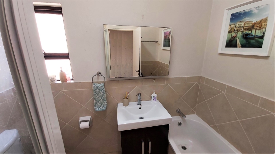 2 Bedroom Property for Sale in Douglasdale Gauteng