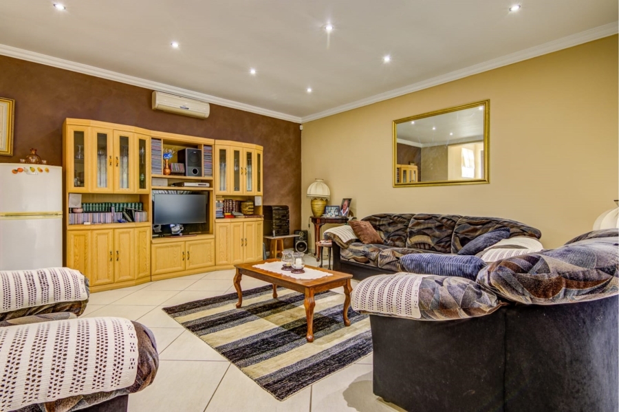 3 Bedroom Property for Sale in Aston Manor Gauteng