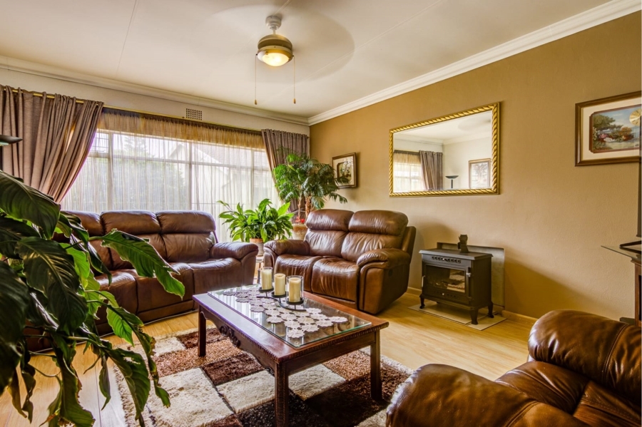 3 Bedroom Property for Sale in Aston Manor Gauteng