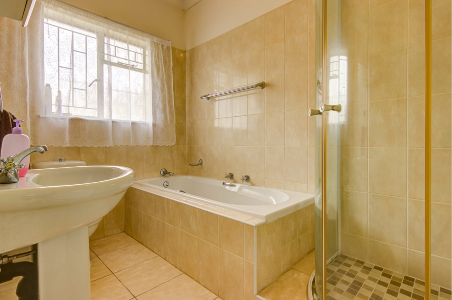 3 Bedroom Property for Sale in Aston Manor Gauteng