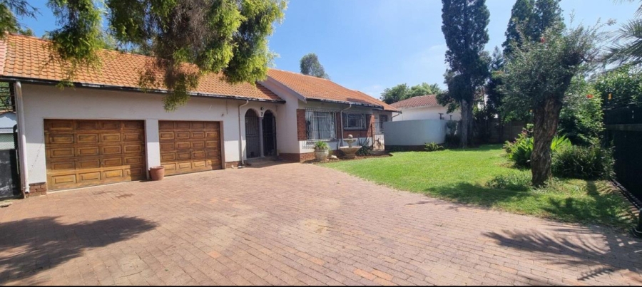 3 Bedroom Property for Sale in Brackendowns Gauteng