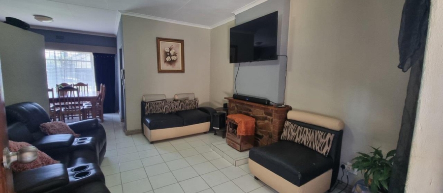 3 Bedroom Property for Sale in Brackendowns Gauteng