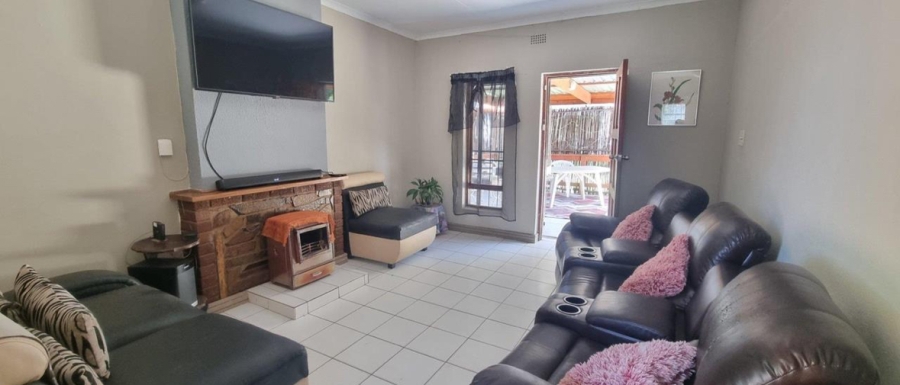 3 Bedroom Property for Sale in Brackendowns Gauteng