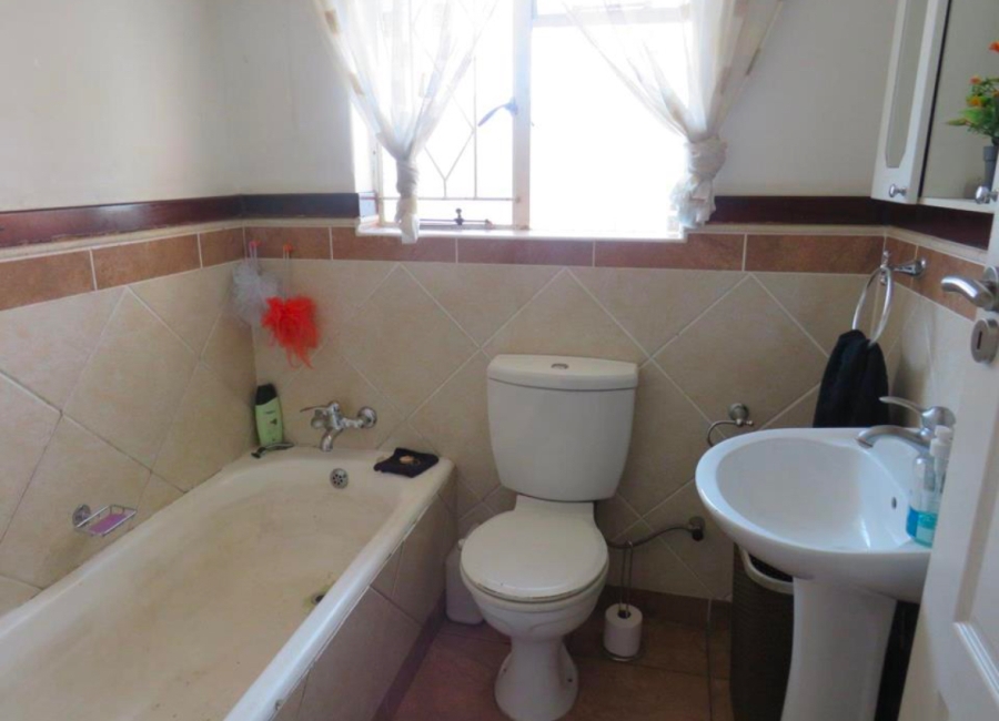 3 Bedroom Property for Sale in Brackendowns Gauteng