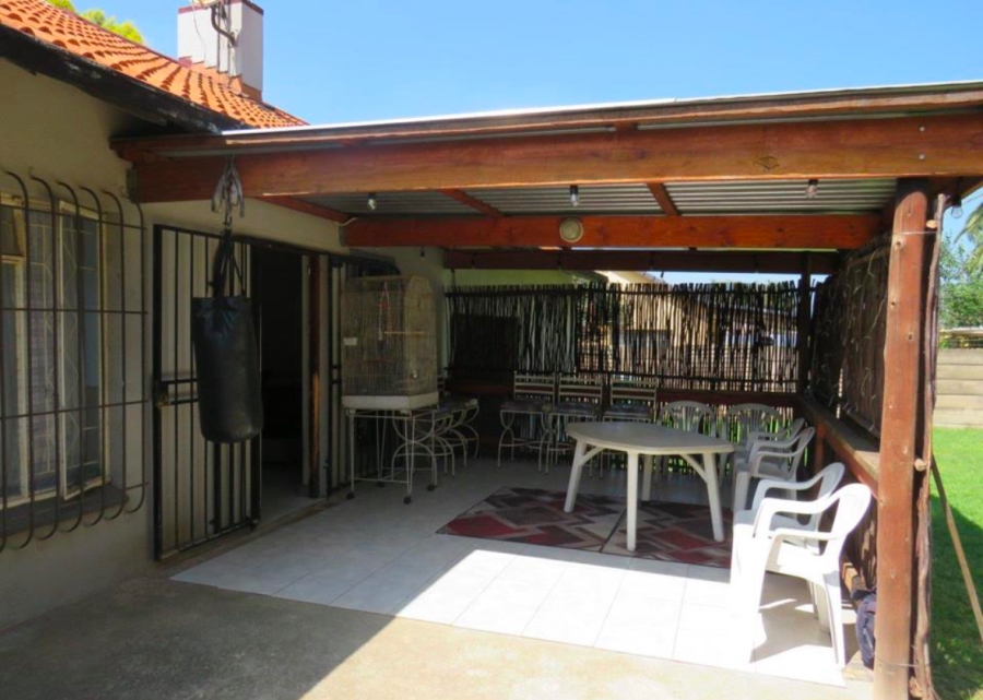 3 Bedroom Property for Sale in Brackendowns Gauteng