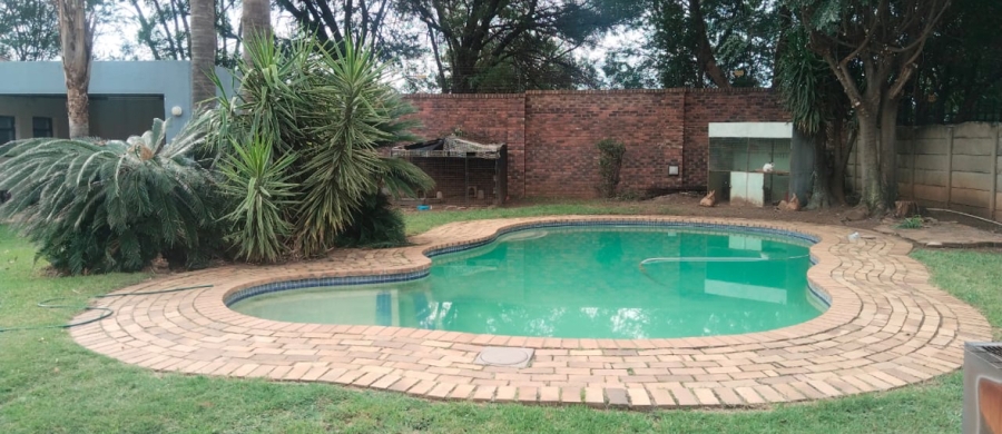 3 Bedroom Property for Sale in Brackendowns Gauteng