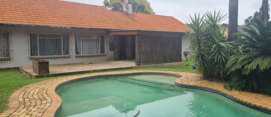 3 Bedroom Property for Sale in Brackendowns Gauteng