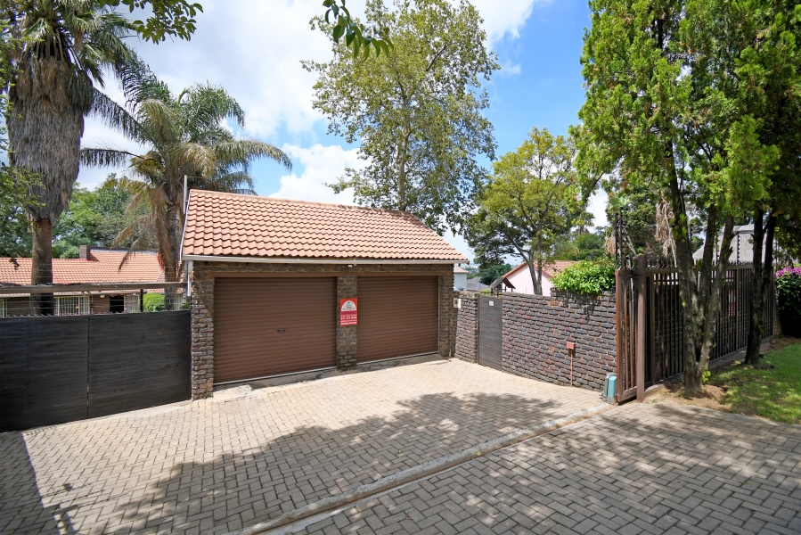 4 Bedroom Property for Sale in Vorna Valley Gauteng