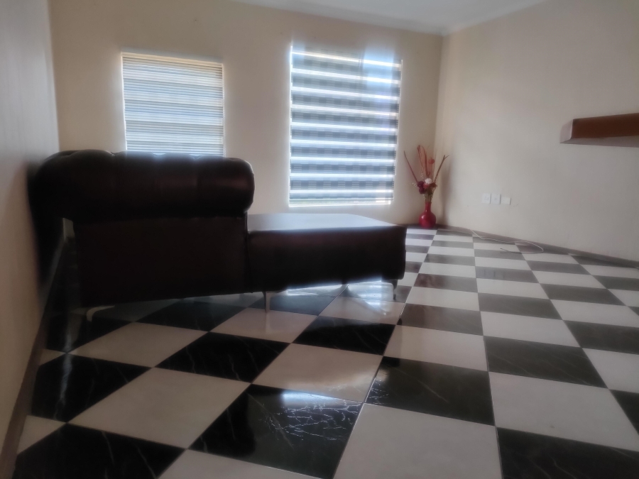 2 Bedroom Property for Sale in La Montagne Gauteng