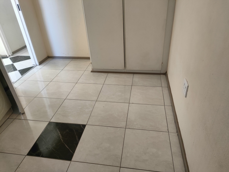 2 Bedroom Property for Sale in La Montagne Gauteng