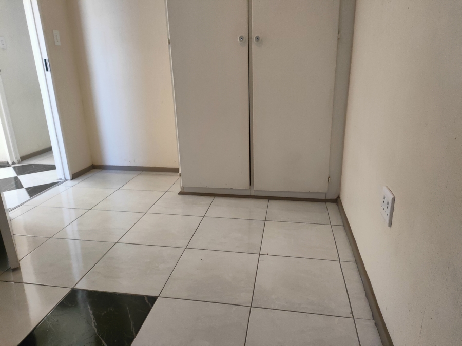 2 Bedroom Property for Sale in La Montagne Gauteng