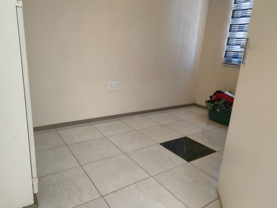 2 Bedroom Property for Sale in La Montagne Gauteng