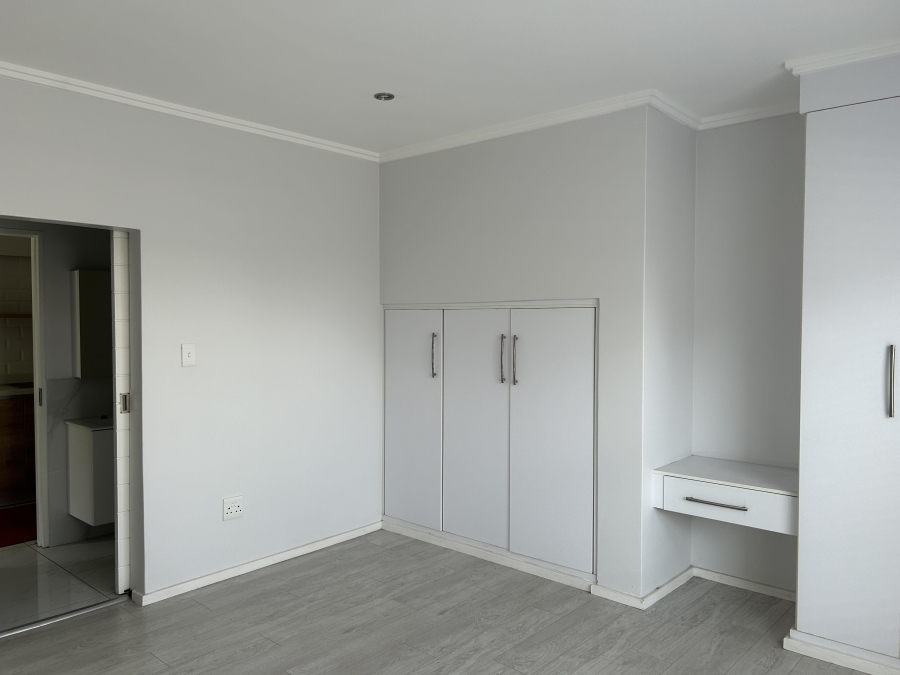 1 Bedroom Property for Sale in Bryanston Gauteng