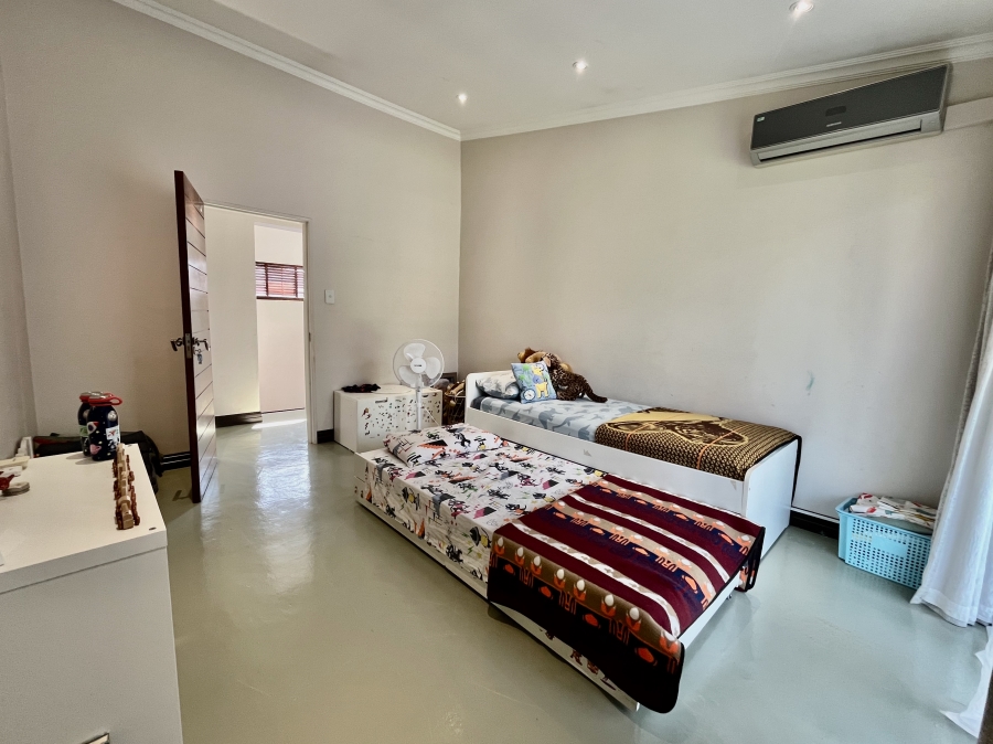 5 Bedroom Property for Sale in Newmark Estate Gauteng