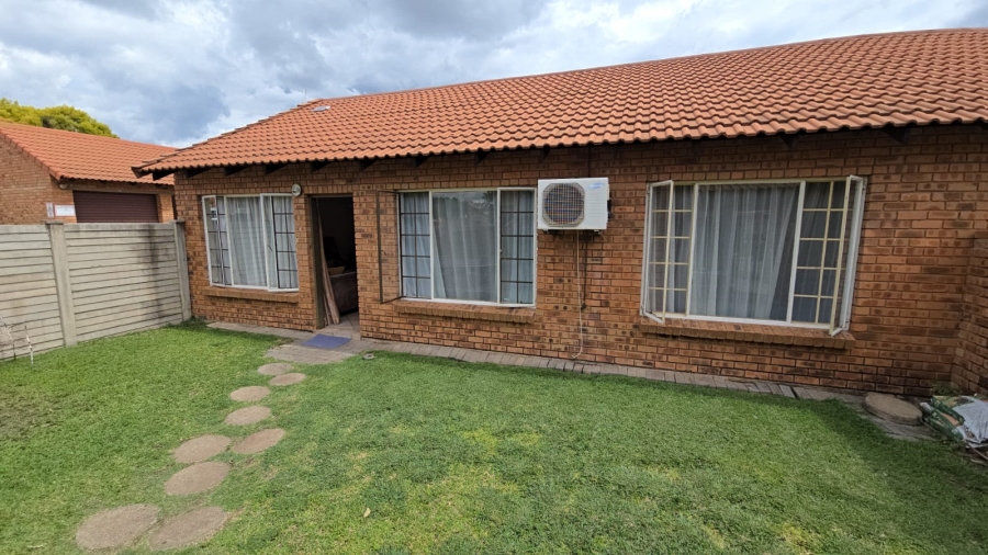 3 Bedroom Property for Sale in Annlin Gauteng