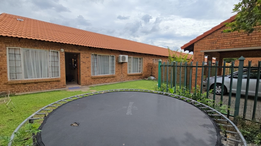 3 Bedroom Property for Sale in Annlin Gauteng