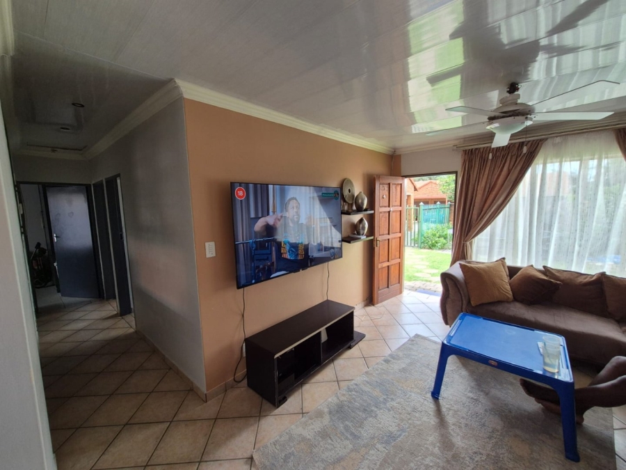 3 Bedroom Property for Sale in Annlin Gauteng