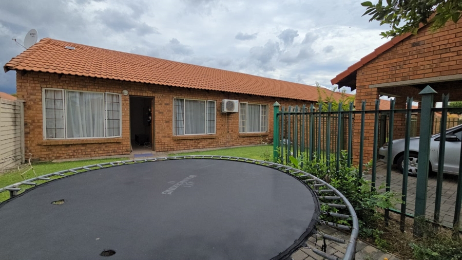 3 Bedroom Property for Sale in Annlin Gauteng